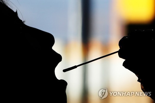 강원 '사흘간 99명' 스키장·병원·학교발 집단감염…총 968명(종합)
