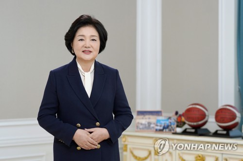 김정숙 여사 무장애 사회 앞당기도록 노력