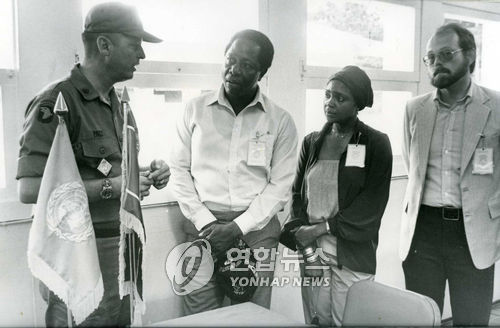 1982년 한국 찾았던 행크 에런이 남긴 말…홈런 비결은 훈련뿐