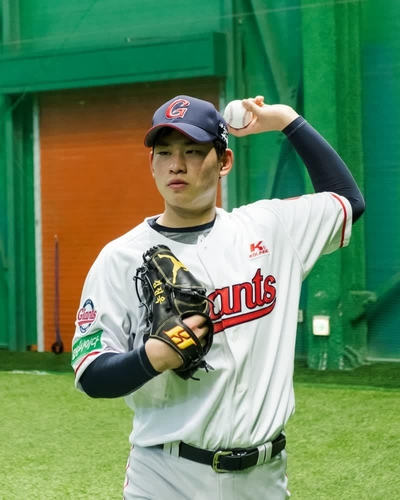 롯데 김진욱 중간 투수로 경험 쌓은 뒤 선발진 합류 목표