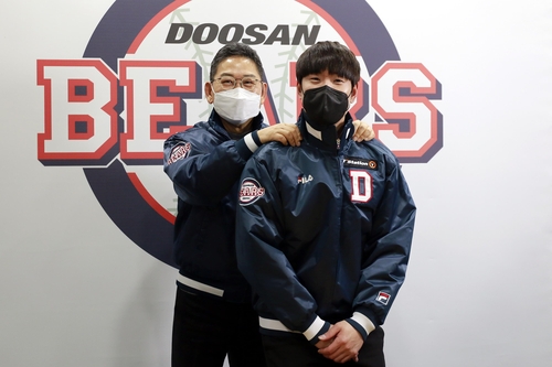 김재호, 2번째 FA 계약도 두산과…3년간 총 25억원에 사인(종합)