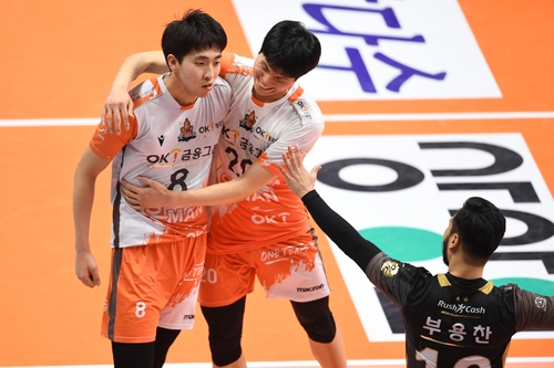 0K금융그룹, 현대캐피탈에 대역전승…GS칼텍스 3연승(종합)