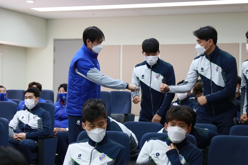 ACL 우승 주역과 첫 만남 홍명보의 주문 책임·태도·행복