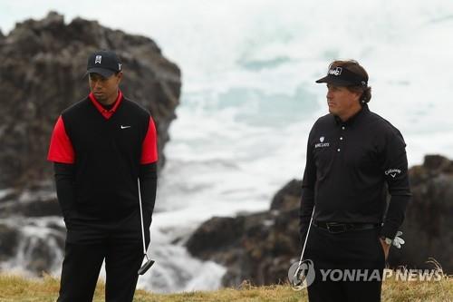 '지금은 둘도 없는 단짝이지만'…우즈, 한때 미컬슨 깔봤다