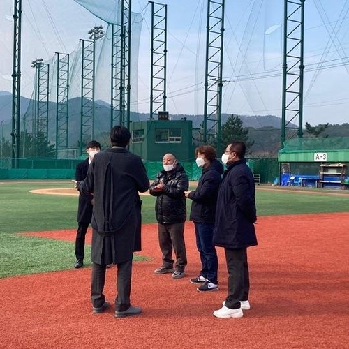 천막 치고 방한용품 늘리고…프로야구 동계훈련 준비 '착착'