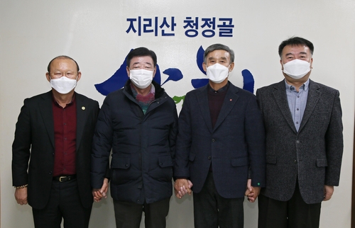 박항서 감독 고향에 기쁜소식 전하려 더 열심히 뛰겠다