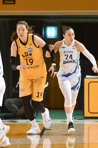 여자농구 KB vs 우리은행, 21일 1-2위 맞대결…선두 경쟁 분수령