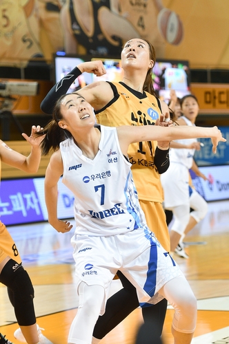 여자농구 KB vs 우리은행, 21일 1-2위 맞대결…선두 경쟁 분수령
