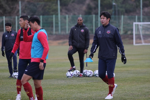'2년차' 수원FC 김도균 감독의 도전 11개팀 모두 이기고 싶어