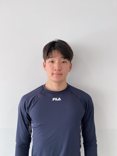 두산 1군 캠프 '유일한 신인' 안재석 우상 김재호 선배와 훈련