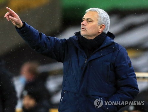 뒤끝 있는 모리뉴 감독 풀럼전 취소, 프로답지 않았다
