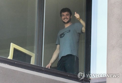 호주오픈 전세기서 확진자 4명…니시코리 밀접접촉자 분류(종합)