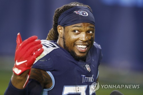 테네시 초거구 러닝백 헨리, NFL 역대 8번째로 2천야드 돌파