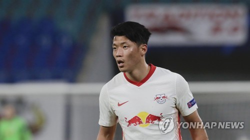 '황희찬 임대설'에 선 그은 감독 공격수 2명 영입 없으면 불가