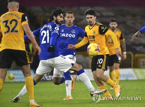 맨유, 8년 만에 EPL 단독 선두로…번리에 1-0 승리
