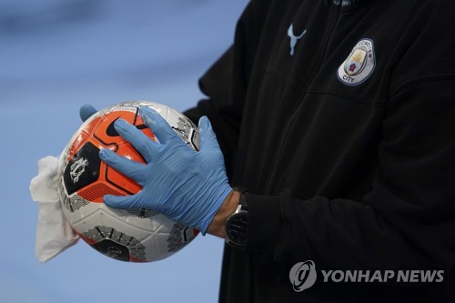 EPL 코로나19 확진자 5주 만에 한 자릿수로…확산 진정세