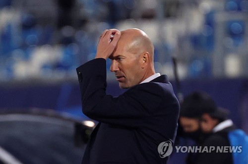 '레알 사령탑' 지단, 코로나19 확진자 접촉으로 자가격리