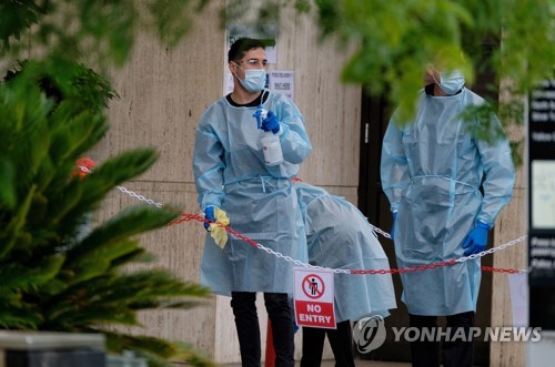 호주오픈 전세기 코로나 확진 9명으로…72명 이상 호텔방 격리