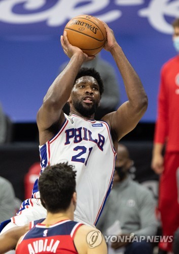 레너드·조지 42점 합작…클리퍼스, 커리 묶고 GSW 제압