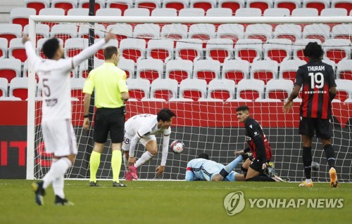 황의조 시즌 3호골 폭발…보르도, 니스에 3-0 완승