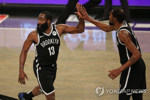 하든 34점+듀랜트 30점…NBA 브루클린, 밀워키 꺾고 4연승