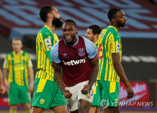 레스터시티, 첼시에 2-0 완승…EPL 3연승·선두 도약