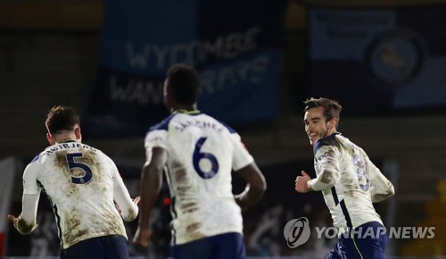 손흥민, 통산 3번째 10-10클럽…토트넘은 FA컵 16강행(종합)