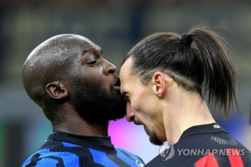 선제골 넣고 퇴장까지…즐라탄이 들었다 놓은 '밀란 더비'