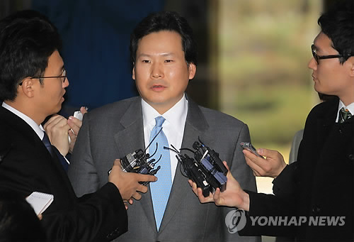 '맷값 폭행' 최철원 아이스하키협회장 체육회 인준 여부 관심