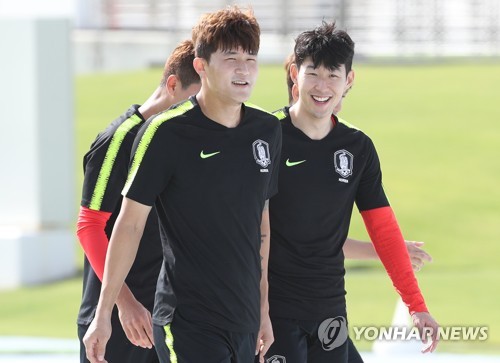 토트넘, 김민재 영입에 재관심…손흥민이 이미 팀에 조언