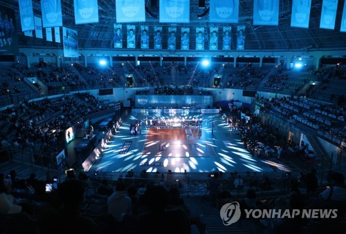코로나로 멈춘 프로배구 5일 재개…전수검사서 추가 확진자 없어