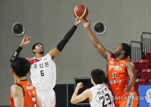 [프로농구전망대] 1∼2위도, 2∼8위도 4경기 차…숨 막히는 중위권