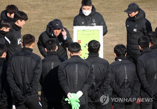 '다시 도쿄행 첫발' 김학범 런던 동메달 기록 깨겠습니다
