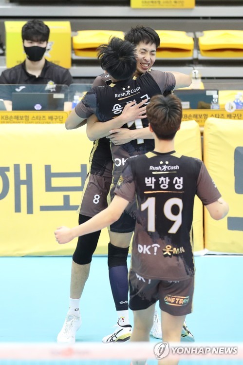 '부진 탈출' 송명근 위축되긴 했지만, 리듬 찾아가는 중
