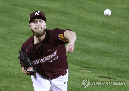 키움 외국인 투수 요키시·스미스, 2일 입국…16일 격리 해제